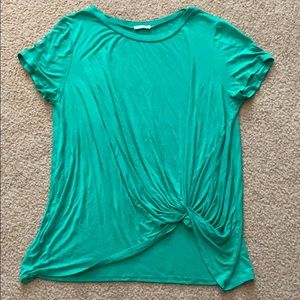 Front Twist Knott T-shirt from Chic Soul